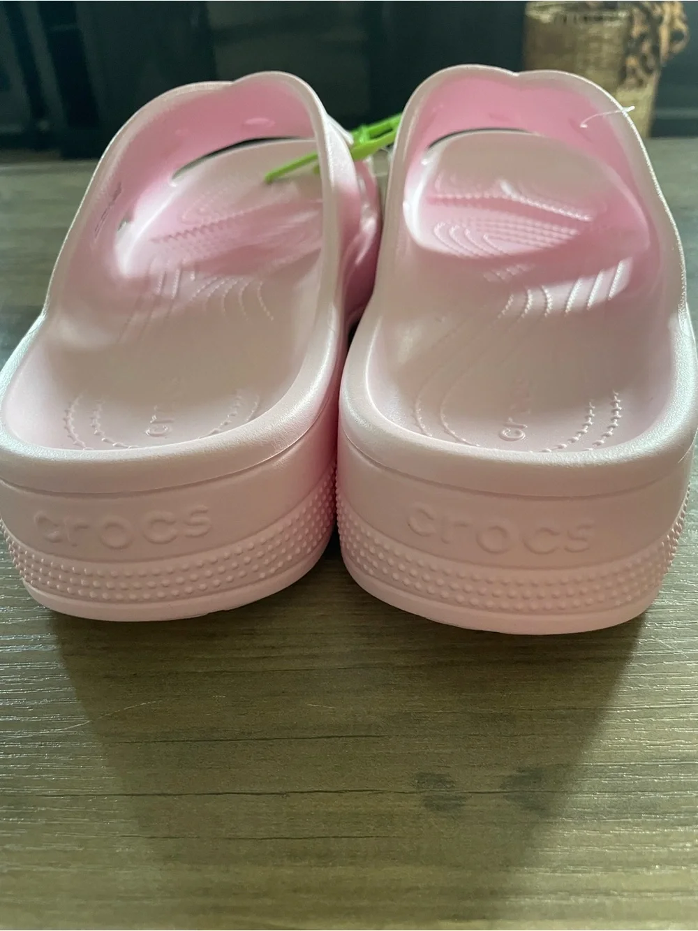 Crocs light pink Crisscross Strap slip on Platform Slides. Women’s 10 NEW